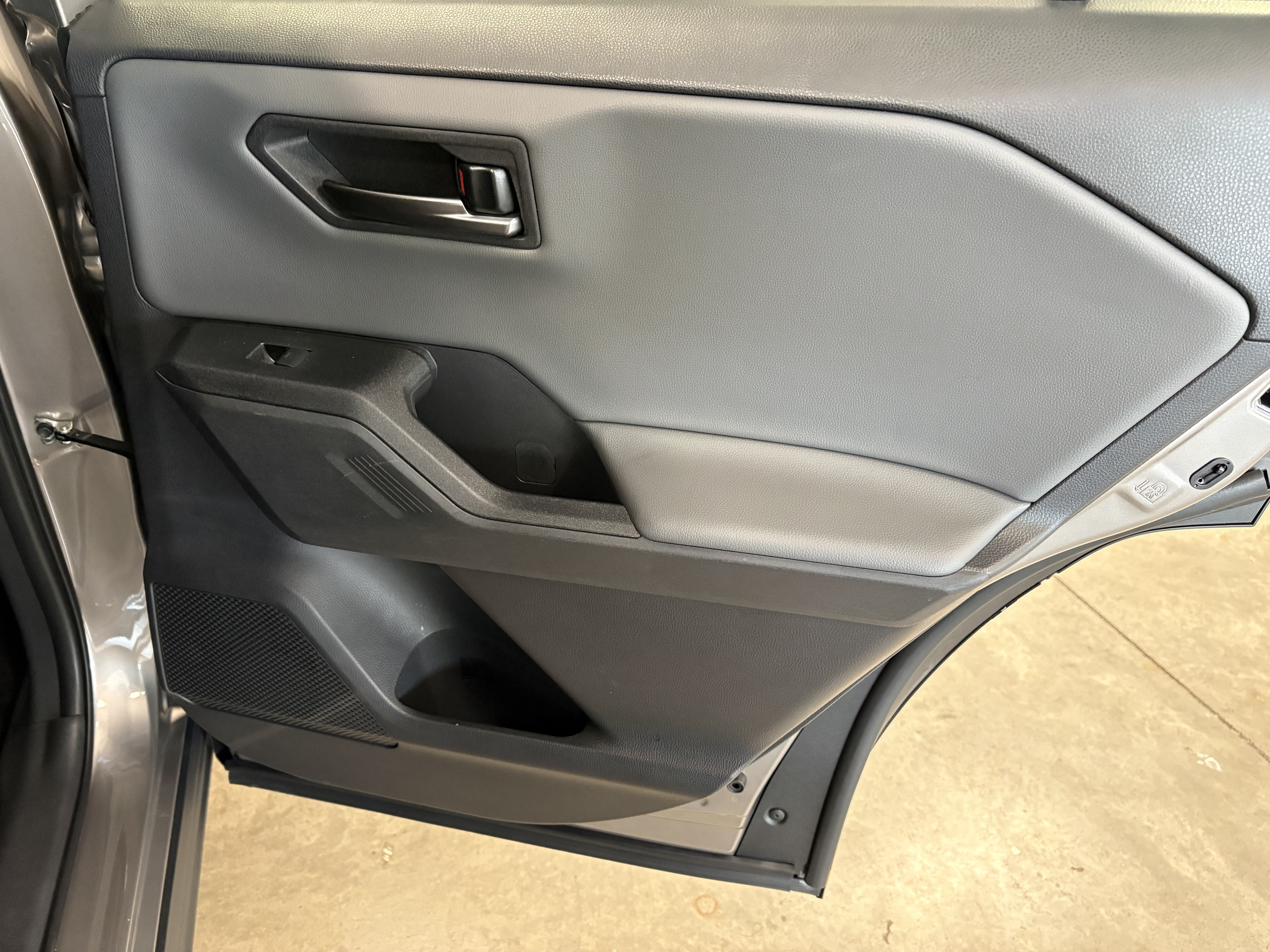 Used 2026 Toyota RAV4 XLE Premium FWD image 33
