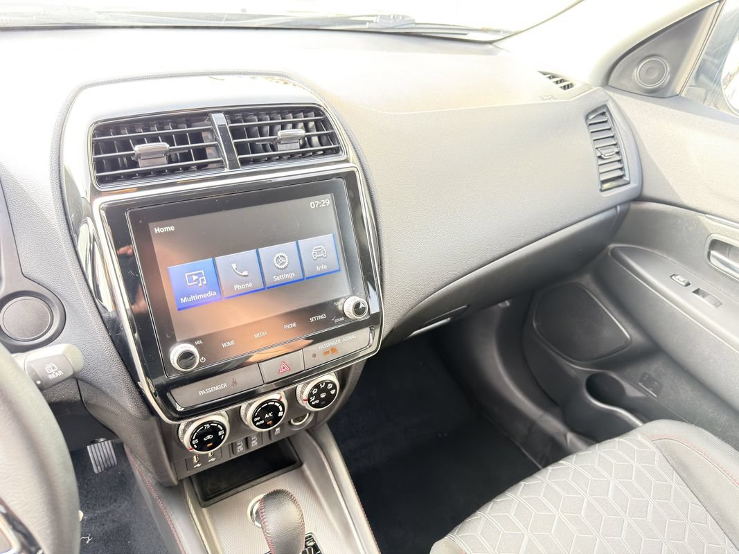 Used 2024 Mitsubishi Outlander Sport LE AWD/4WD image 17