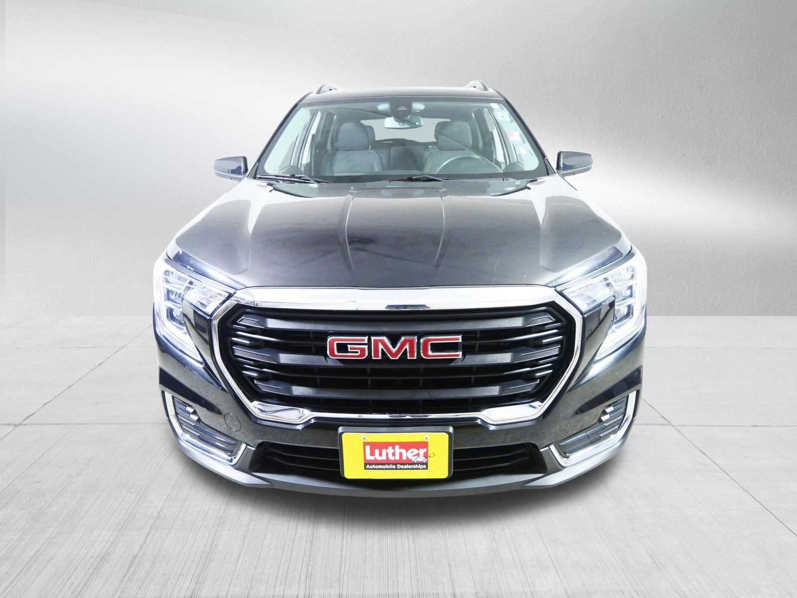 Used 2023 GMC Terrain SLE w/ Driver Convenience Package AWD/4WD image 2