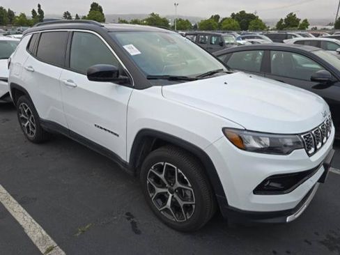 Used 2025 Jeep Compass Limited AWD/4WD image 2
