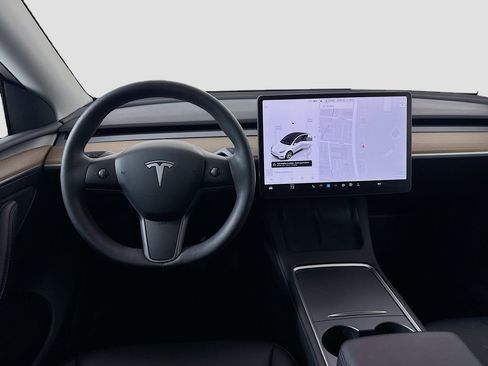 Used 2023 Tesla Model Y Long Range image 21