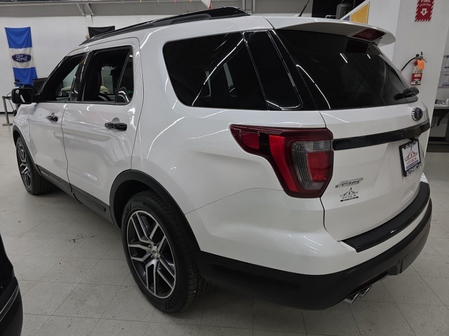 Used 2018 Ford Explorer Sport w/ Equipment Group 401A AWD/4WD image 4