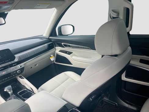 Used 2024 Kia Telluride SX FWD image 25