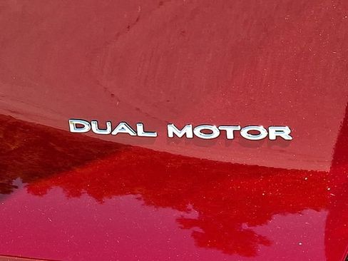 Used 2024 Tesla Model Y Long Range AWD/4WD image 34