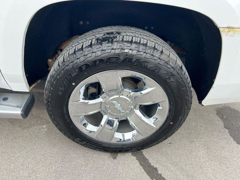 Used 2018 Chevrolet Suburban LT w/ LT Signature Package image 13