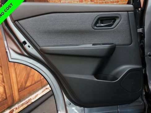 Certified 2022 Nissan Rogue S image 40