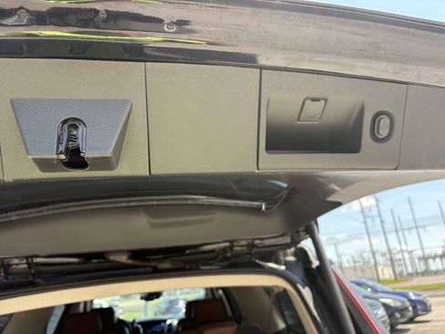 Used 2015 Cadillac Escalade ESV Luxury RWD image 11