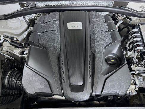 Used 2022 Porsche Macan S w/ Premium Package Plus AWD/4WD image 38