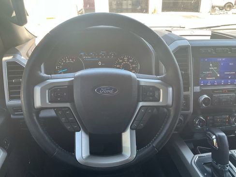 Used 2019 Ford F150 Lariat w/ Equipment Group 502A Luxury AWD/4WD image 21