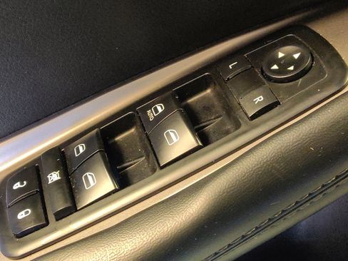 Used 2018 Dodge Journey Crossroad FWD image 27