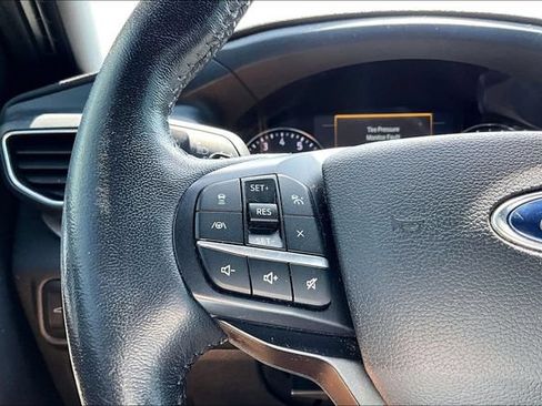 Used 2020 Ford Explorer XLT w/ Equipment Group 202A RWD image 11
