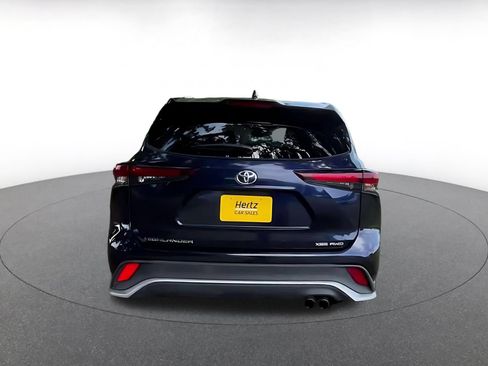 Used 2025 Toyota Highlander XSE AWD/4WD image 10