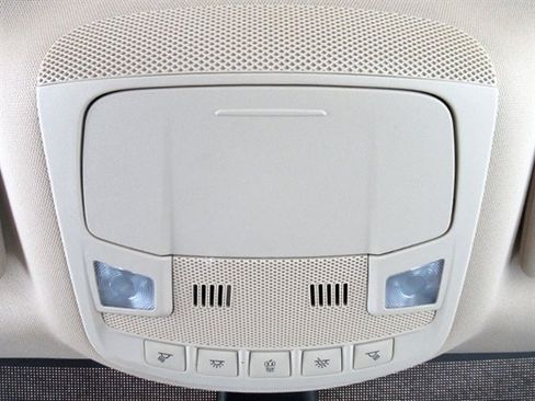 Used 2021 Ford Edge SE image 30