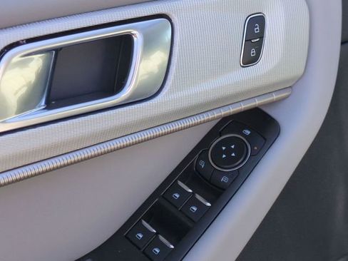 New 2026 Ford Explorer Active RWD image 12