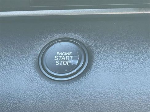 Certified 2025 Hyundai Elantra Sport image 18