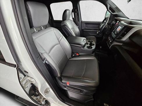 Used 2024 RAM 3500 Tradesman w/ Chrome Appearance Group AWD/4WD image 18