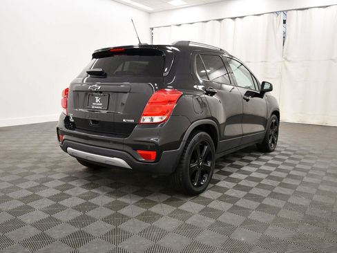 Used 2018 Chevrolet Trax Premier w/ Midnight Edition FWD image 8