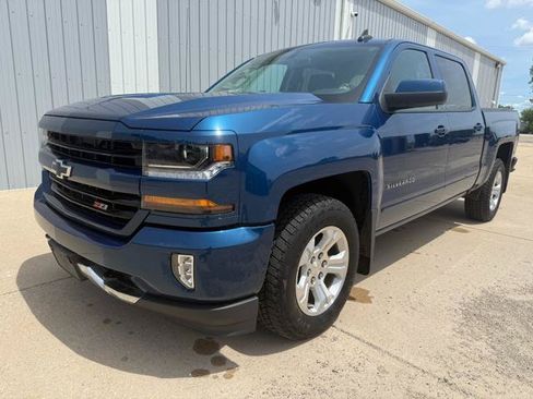Used 2018 Chevrolet Silverado 1500 LT w/ All Star Edition AWD/4WD image 2