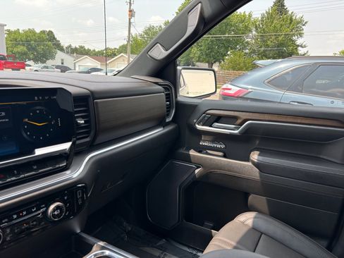 Used 2023 Chevrolet Silverado 1500 High Country w/ High Country Premium Package image 26