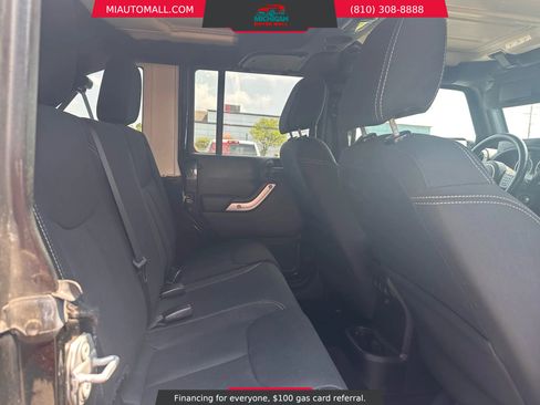 Used 2017 Jeep Wrangler Unlimited Sahara image 33