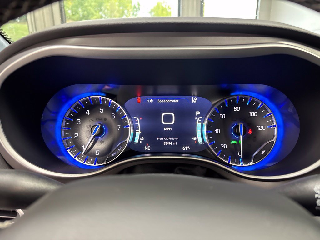 Used 2025 Chrysler Pacifica Select FWD image 15