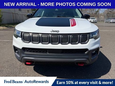 Used 2022 Jeep Compass Trailhawk w/ Trailhawk Convenience Group AWD/4WD image 2
