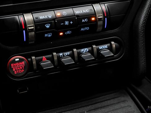 Used 2021 Ford Mustang Shelby GT500 w/ Carbon Fiber Track Pack image 66