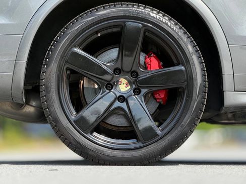 Used 2016 Porsche Cayenne Turbo AWD/4WD image 20