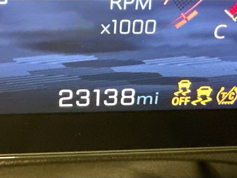 Used 2025 Chevrolet Traverse LT image 19