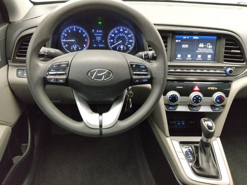Used 2019 Hyundai Elantra SEL image 22