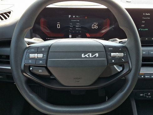 Used 2025 Kia K4 FWD image 19