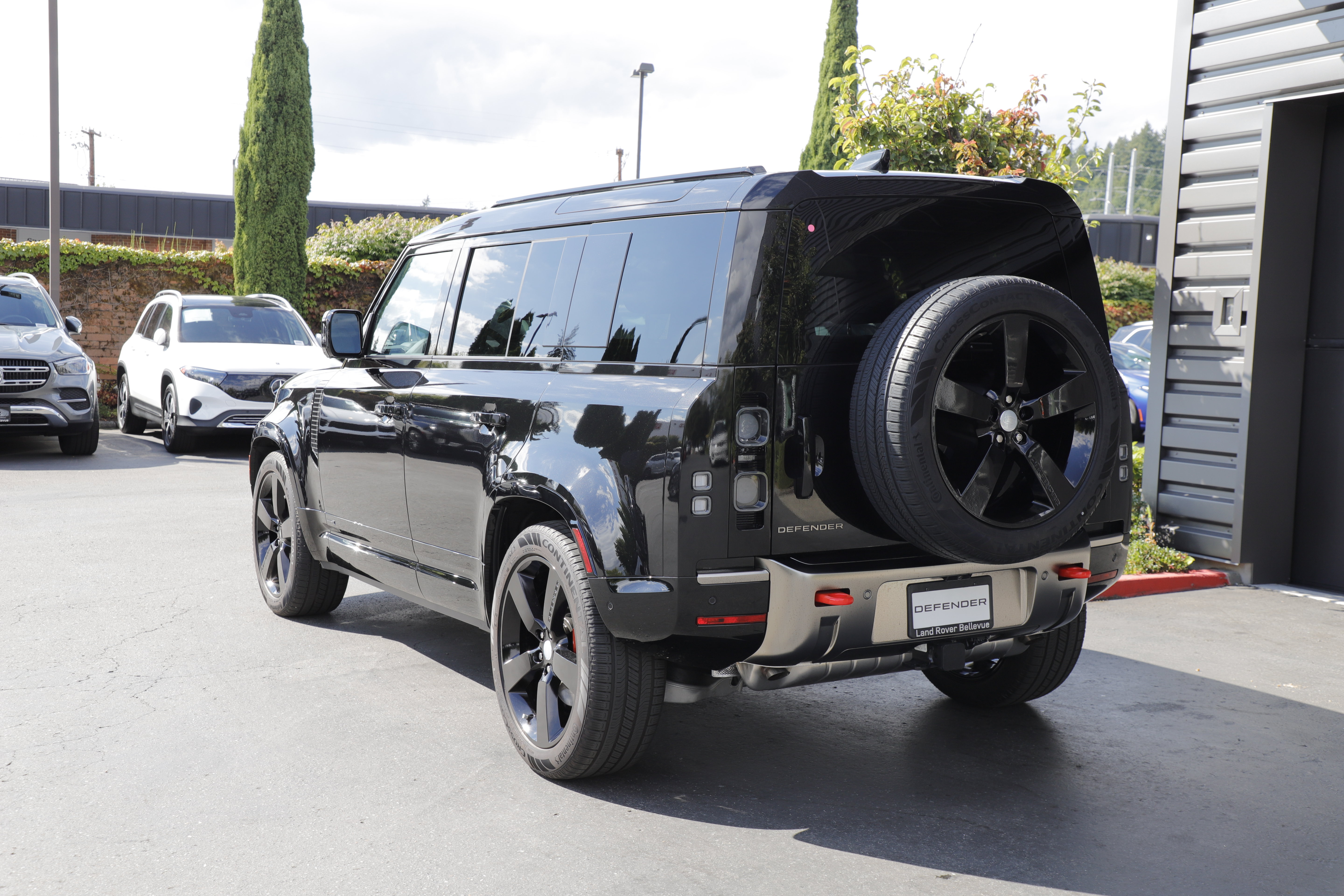New 2025 Land Rover Defender 110 X AWD/4WD image 26