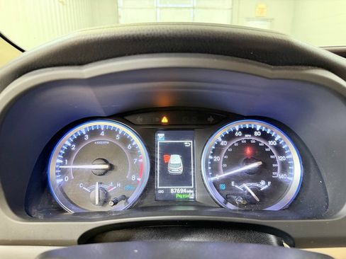 Used 2019 Toyota Highlander Limited FWD image 44