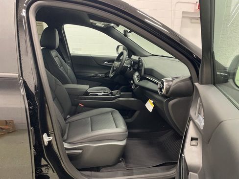 New 2026 Chevrolet Equinox LT w/ Convenience Package II image 31