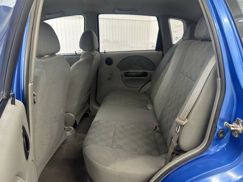 Used 2004 Chevrolet Aveo Hatchback image 12