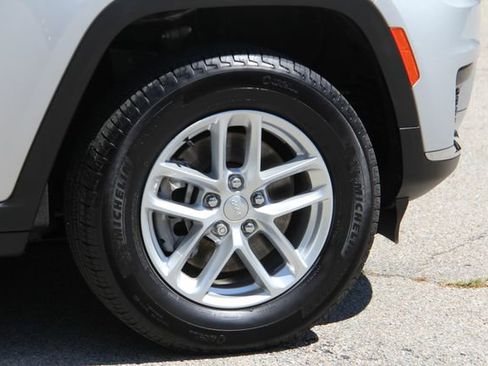 Used 2023 Jeep Grand Cherokee L Laredo w/ Luxury Tech Group I image 15