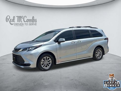 Used 2023 Toyota Sienna LE FWD image 1