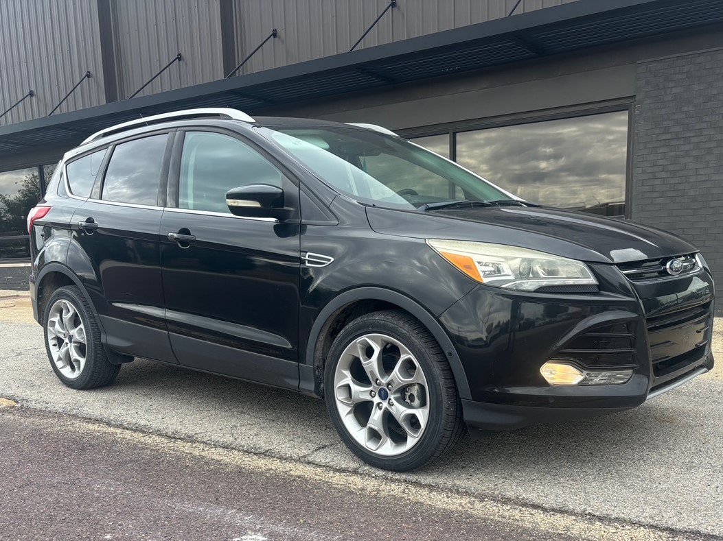 Used 2015 Ford Escape Titanium w/ Canadian Touring Package AWD/4WD image 3