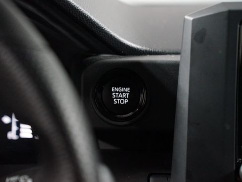 Certified 2025 Toyota Tacoma SR AWD/4WD image 17