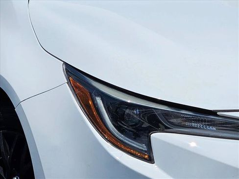 Used 2021 Toyota Corolla LE FWD image 4