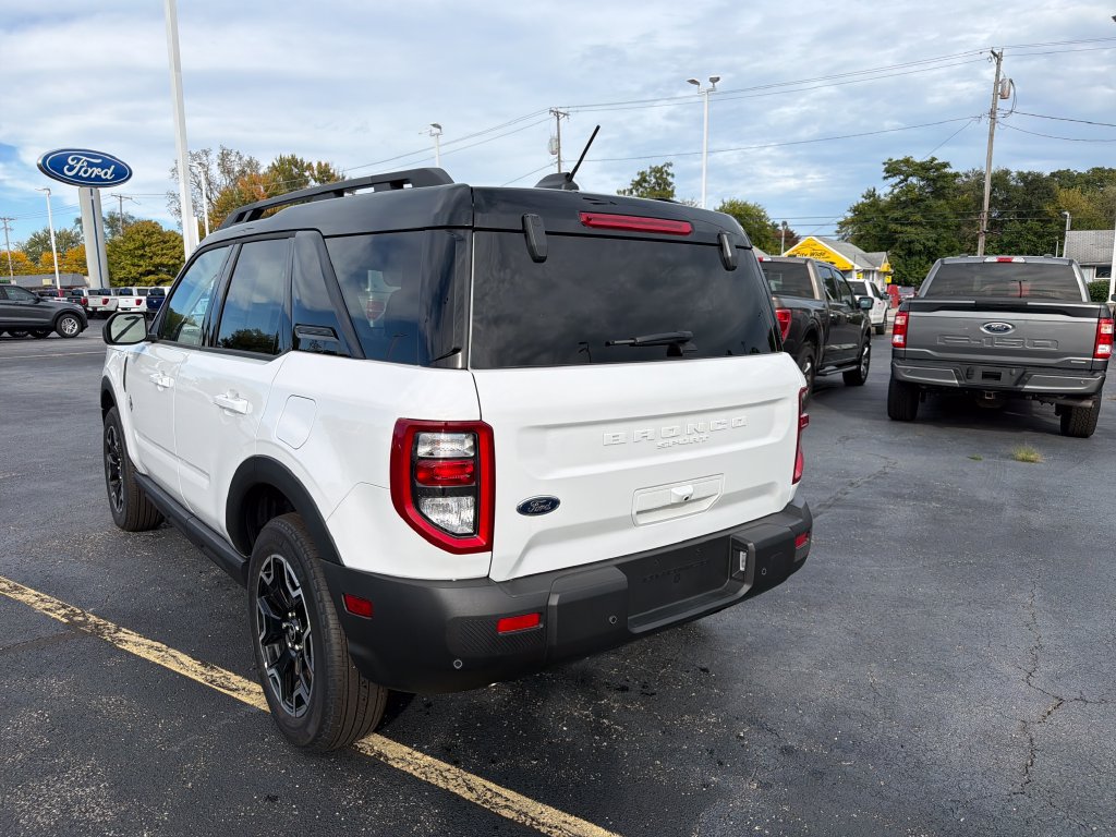 Used 2025 Ford Bronco Sport Outer Banks AWD/4WD image 6