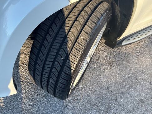 Used 2015 Mercedes-Benz GL 550 4MATIC image 5