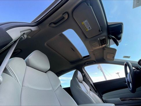 Used 2017 Acura TLX V6 w/ Technology Package FWD image 29