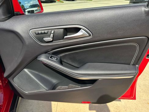 Used 2020 Mercedes-Benz GLA 250 image 14