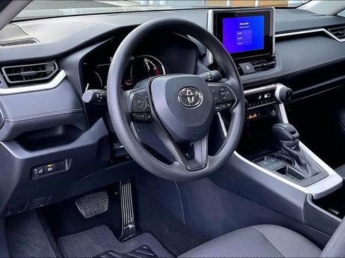 Used 2024 Toyota RAV4 LE image 17