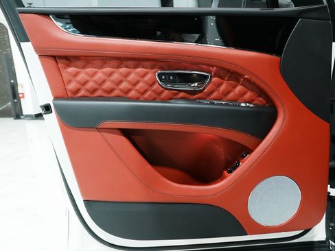 Used 2022 Bentley Bentayga Speed image 14