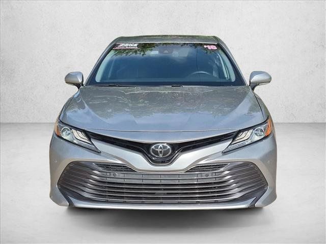 Used 2018 Toyota Camry XLE FWD image 2