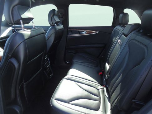 Used 2019 Lincoln Nautilus Reserve image 33