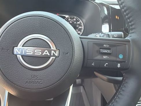 New 2025 Nissan Pathfinder SV image 20