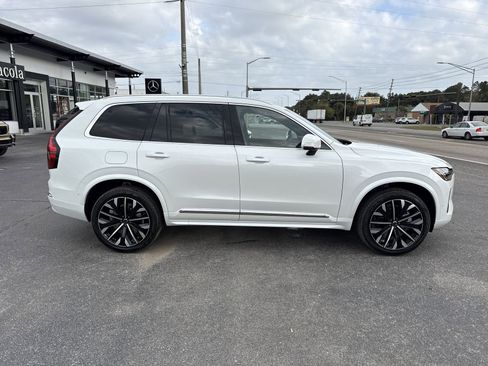 New 2026 Volvo XC90 B5 Plus w/ Protection Package image 6